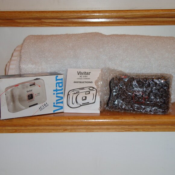 Vivitar 35mm Focus Free IC101 Panorama Film Camera NEW IN BOX! - Picture 1 of 9